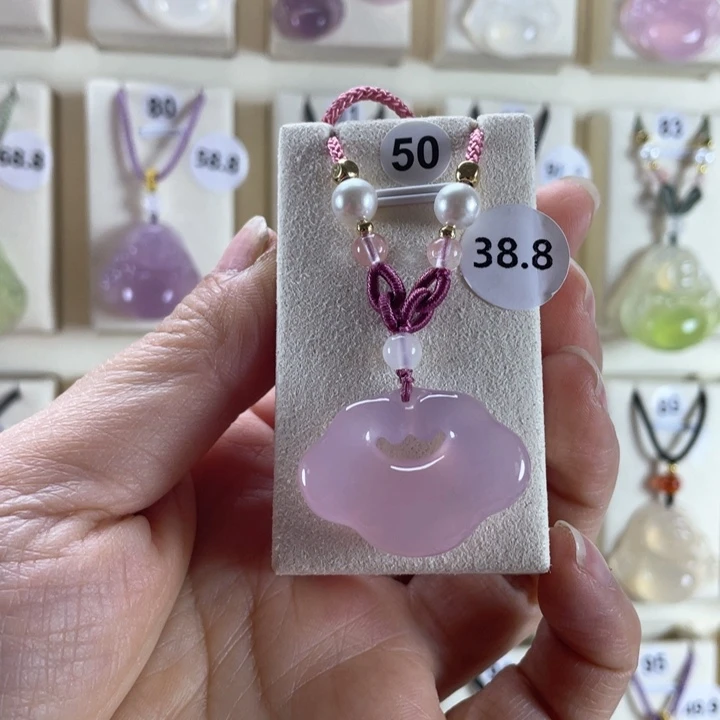 玛瑙/玉髓颈饰未镶嵌-**娃