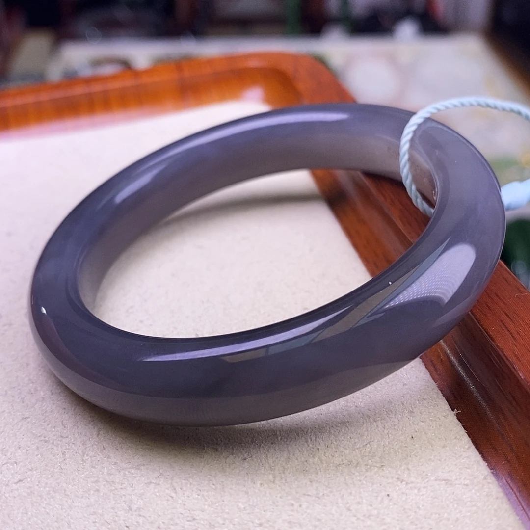 颈饰未镶嵌和田玉52.5圈烟紫手镯