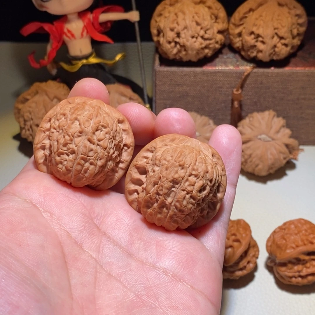 ****文玩核桃把件血麒麟0385