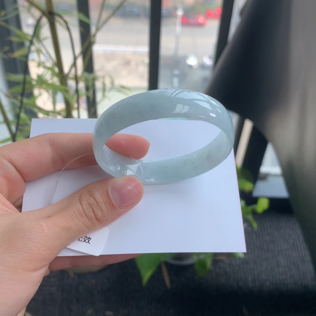 翡翠手镯未镶嵌公主