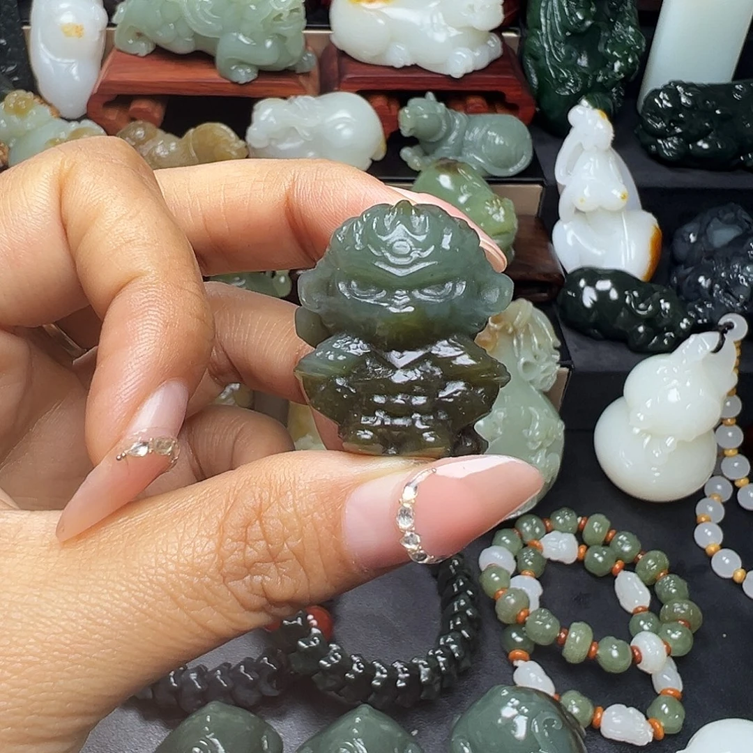 和田玉未镶嵌挂件