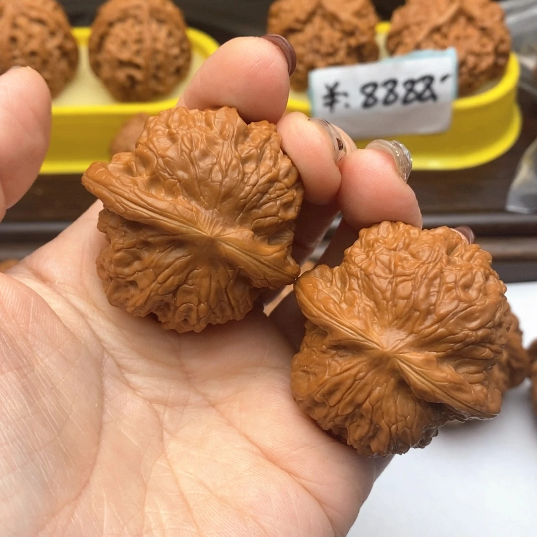 文玩核桃把件43尺血麒麟