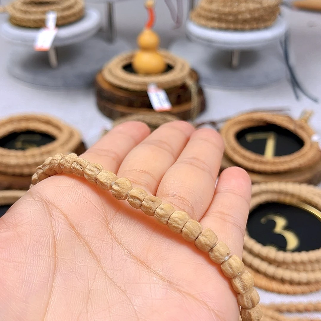 柏香籽/百香籽吊坠小*哥