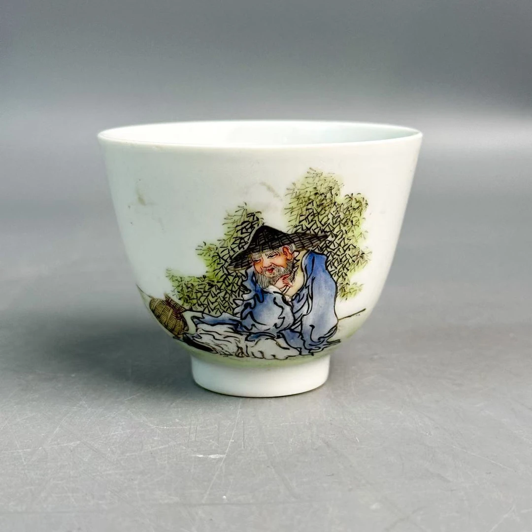 清同治粉彩人物故事纹杯