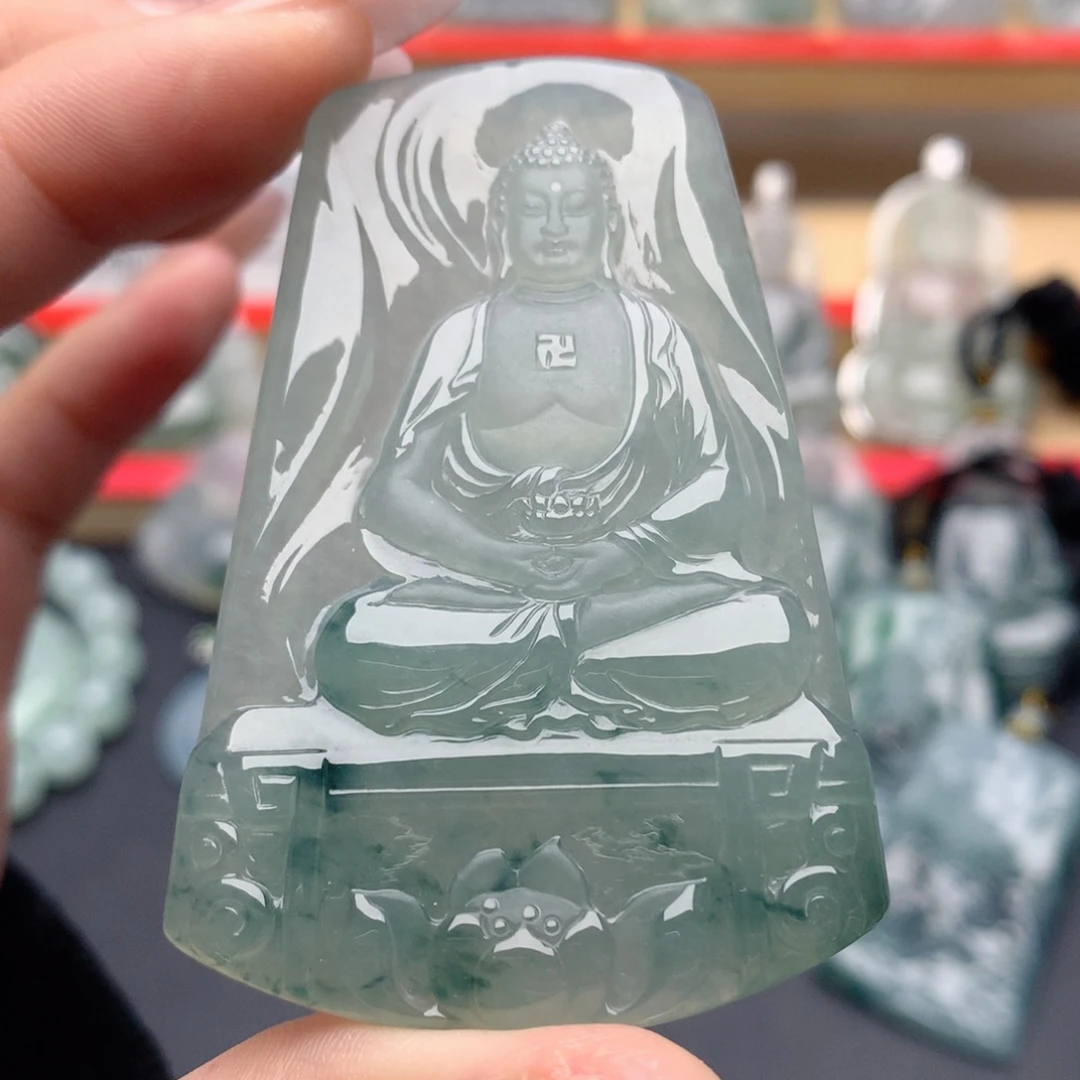 翡翠未镶嵌颈饰大日如来