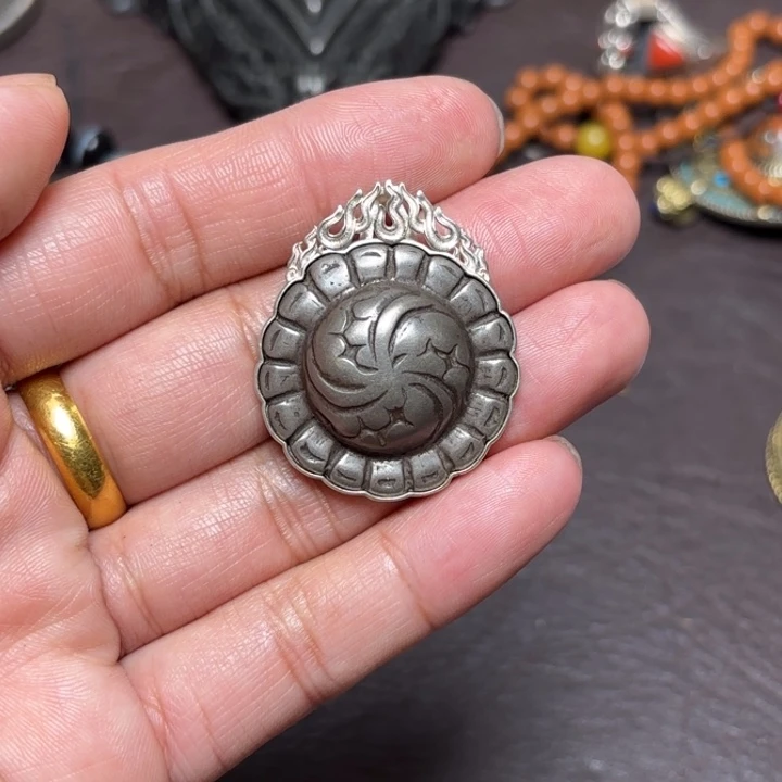 中***进颈饰玻璃藏传喜马拉雅