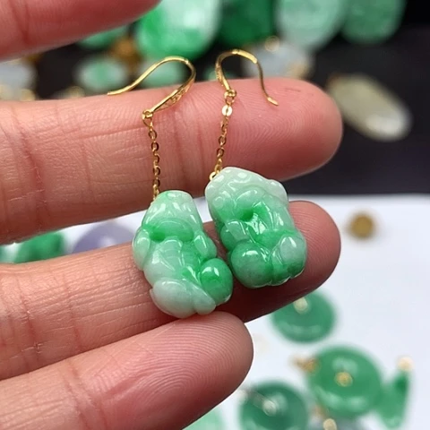 翡翠吊坠(不含链)18K金镶嵌