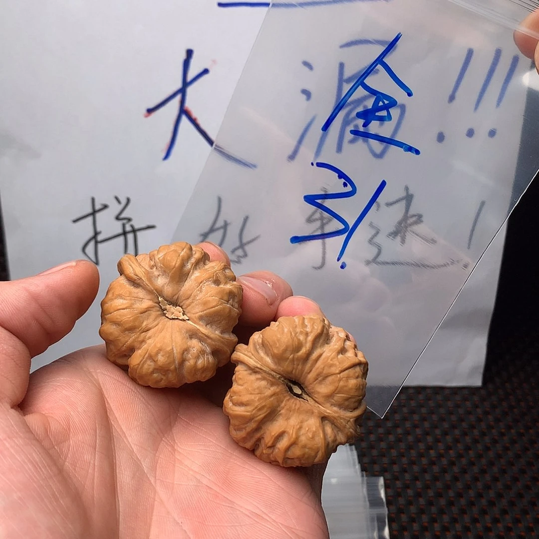 文玩核桃吊坠刚才家家户户