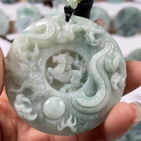 翡翠颈饰未镶嵌龙马精神两面工福利