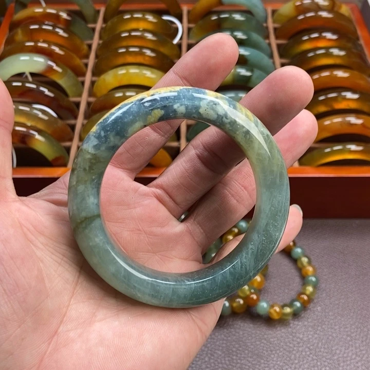 蛇纹石玉手镯未镶嵌漫***端