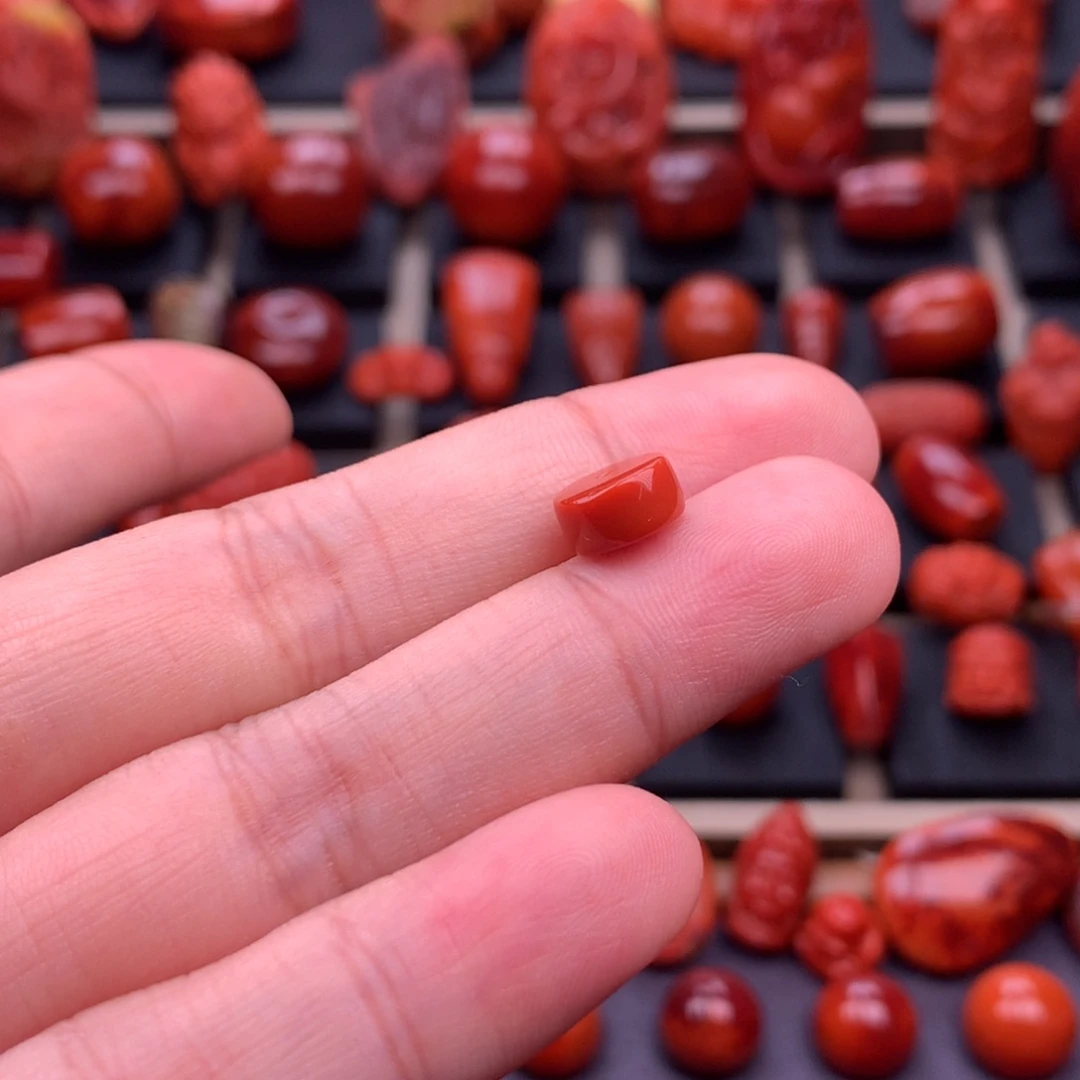 南红玛瑙未镶嵌川料原矿精工直切隔片8.3mm