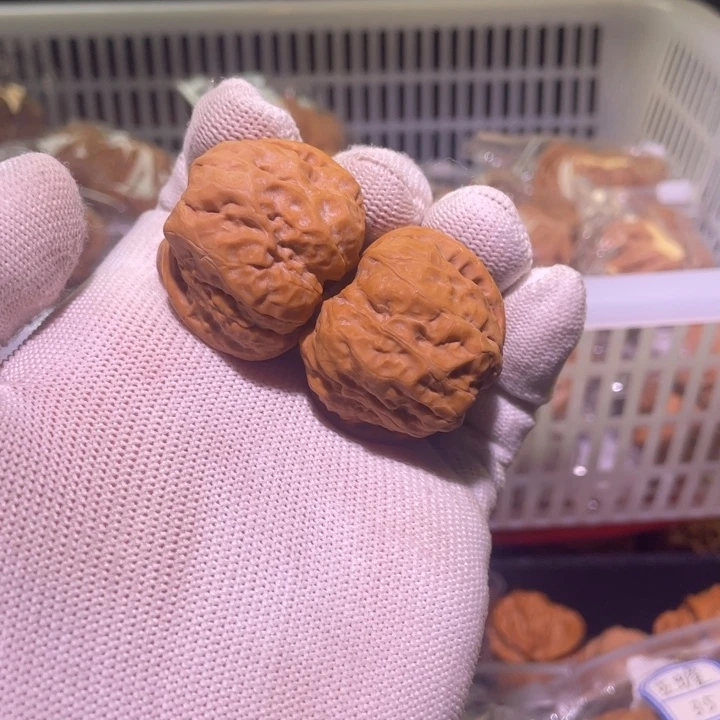 文玩核桃把件蛤蟆头 39