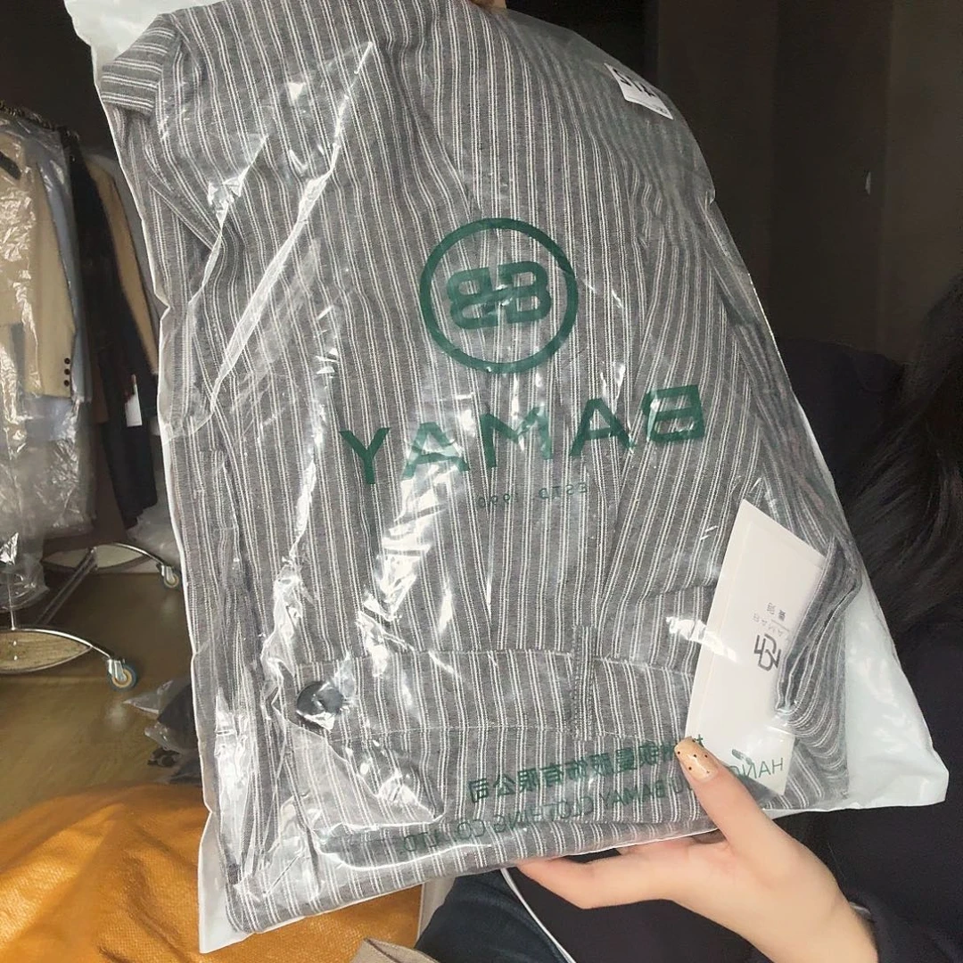 不****472背带裤。