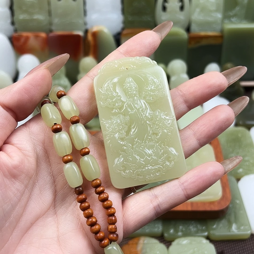 翠绿色九龙观音菩萨