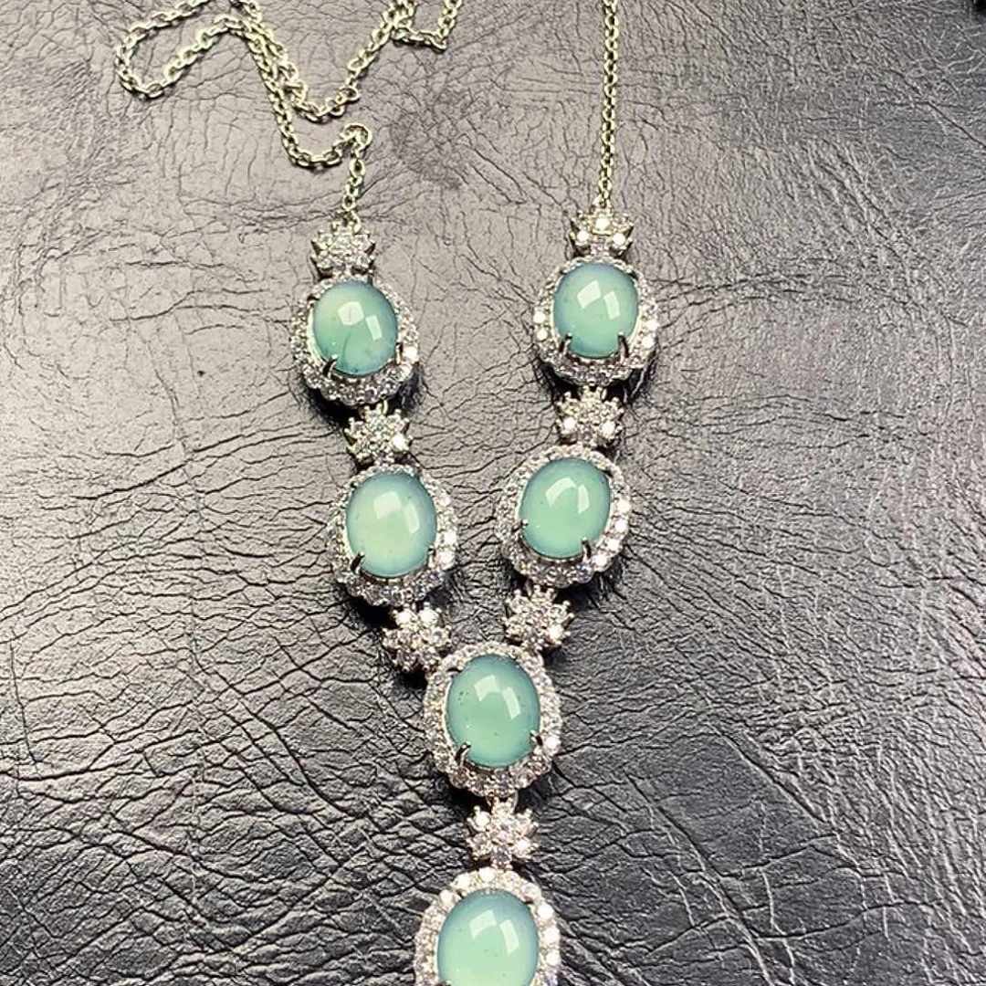 翡翠未镶嵌颈饰鸽子蛋项链