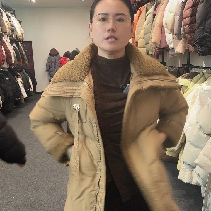 艾雨衣尚羽绒外套