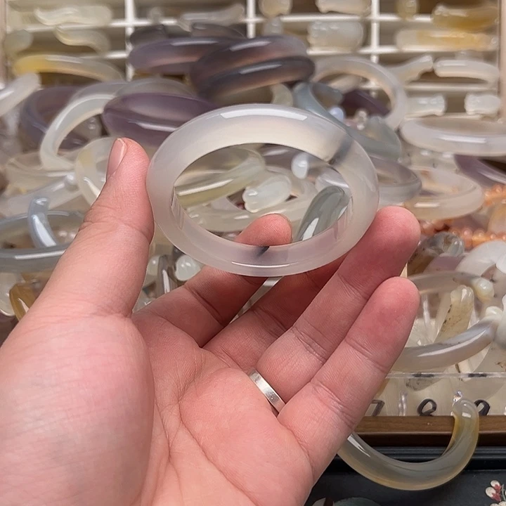 玛瑙/玉髓未镶嵌手镯53.0圈口出单号运费10不退