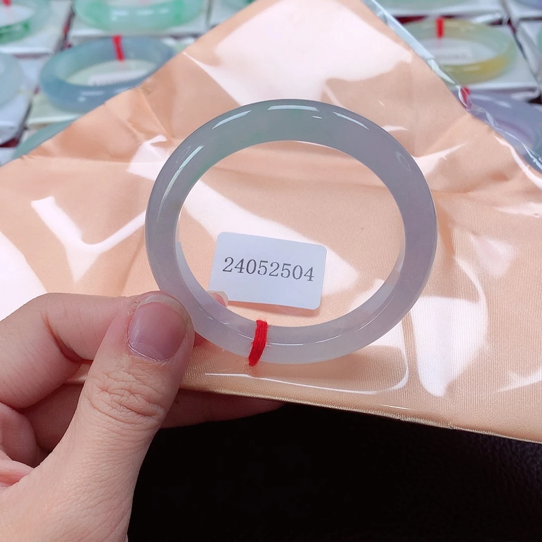 翡翠手镯未镶嵌天然A货翡翠