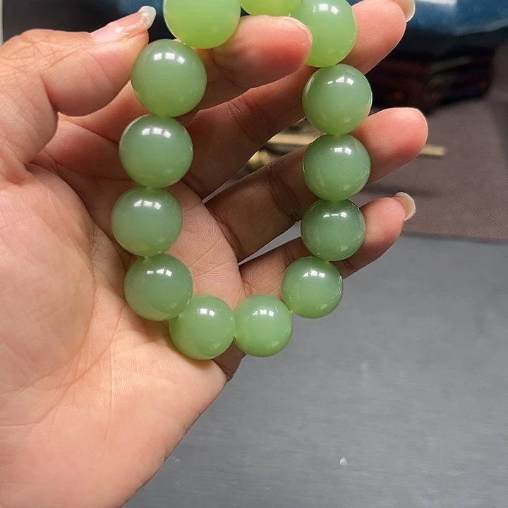 颈饰未镶嵌和田玉（糖玉）