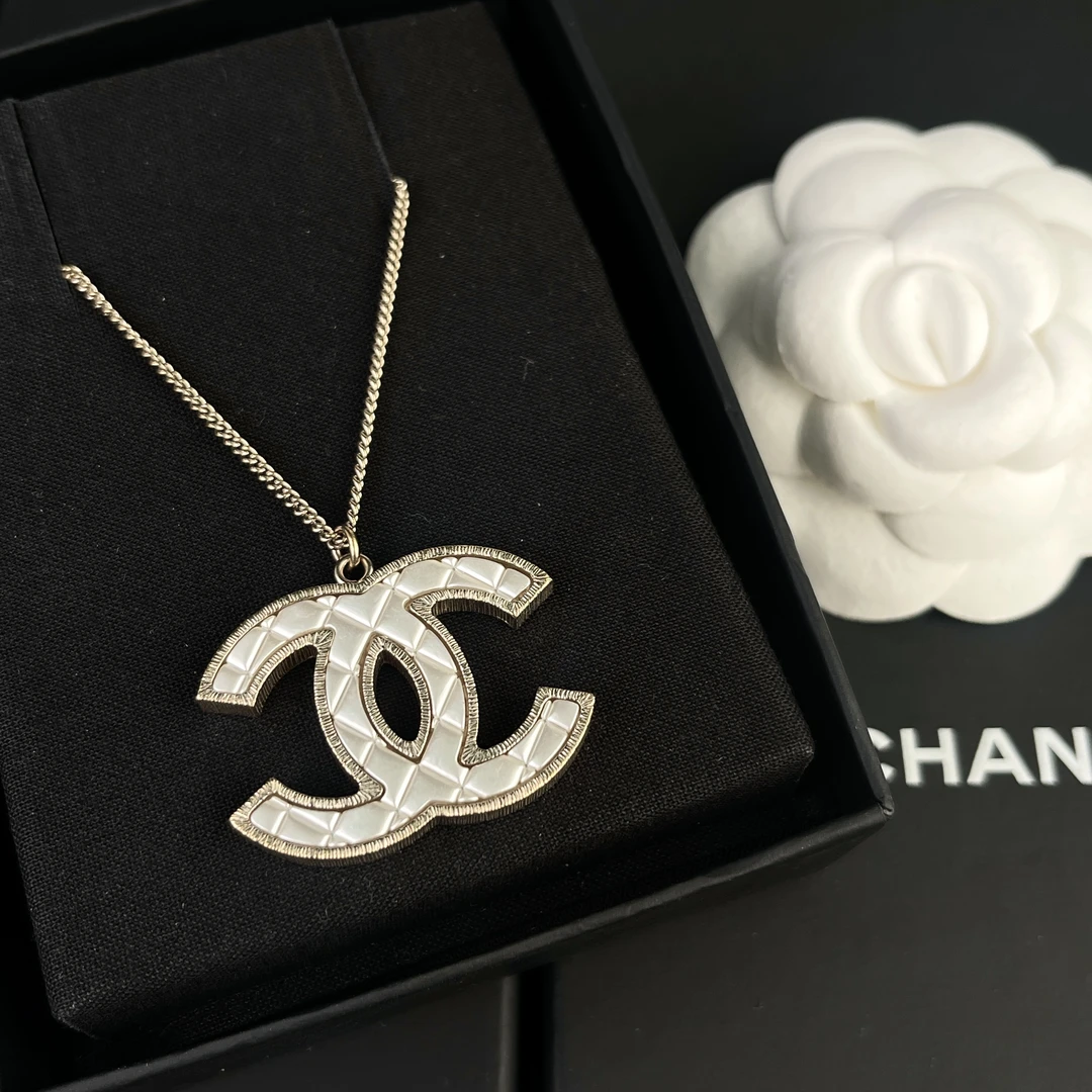 全新未使用 Chanel/香奈儿 经典双C 复古款白色菱格纹 项链 S4603