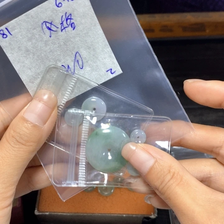 风***格定制翡翠未镶嵌不退