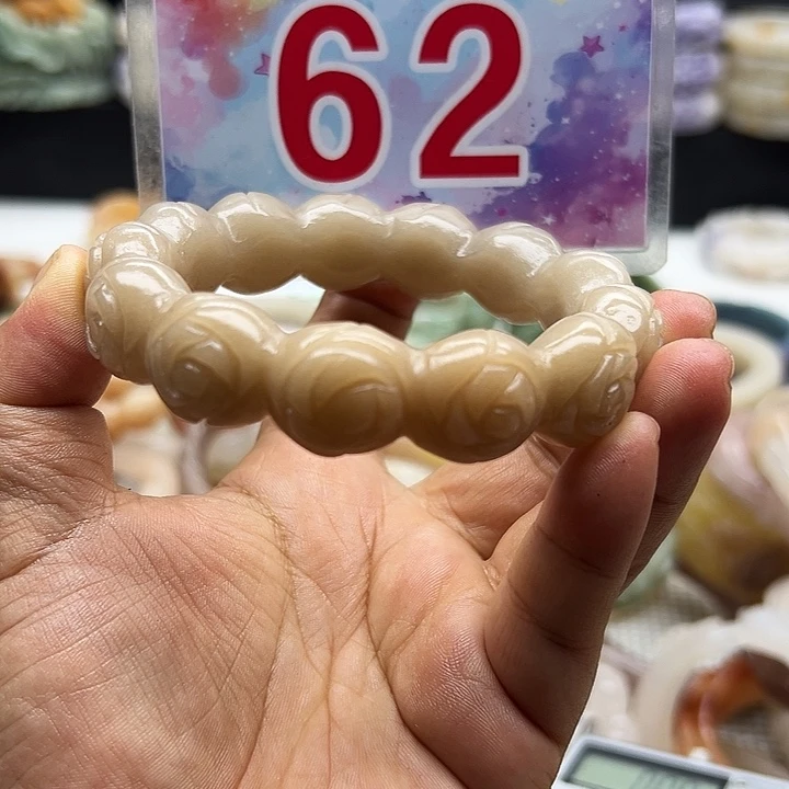 未镶嵌手镯石英岩玉