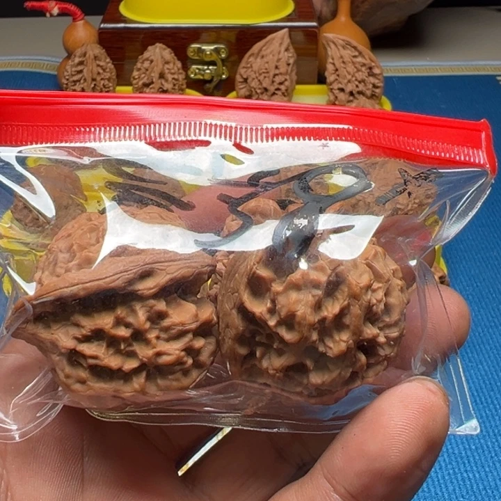 1***签桃核把件野牛全品无修