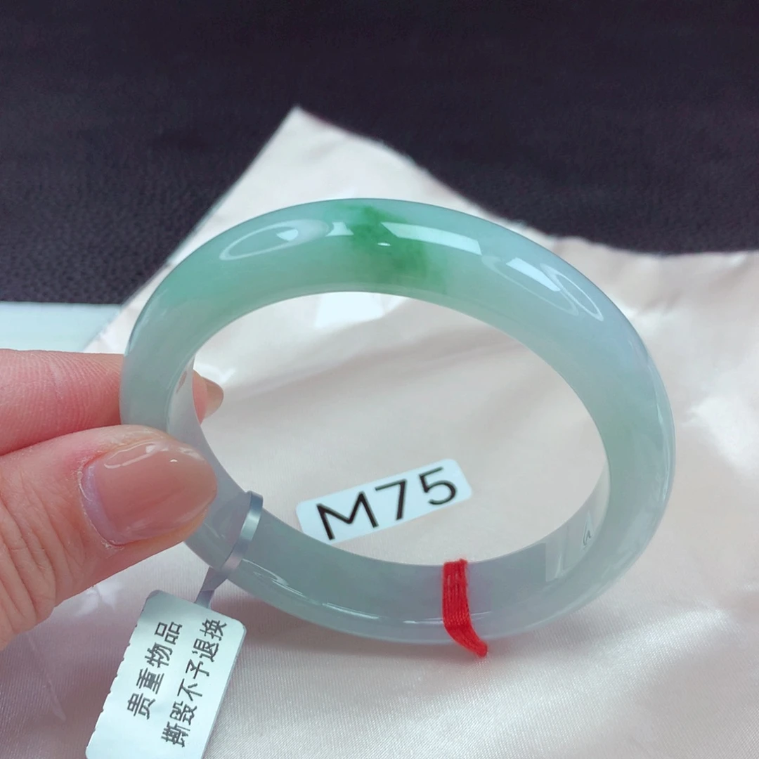 翡翠手镯未镶嵌手镯88