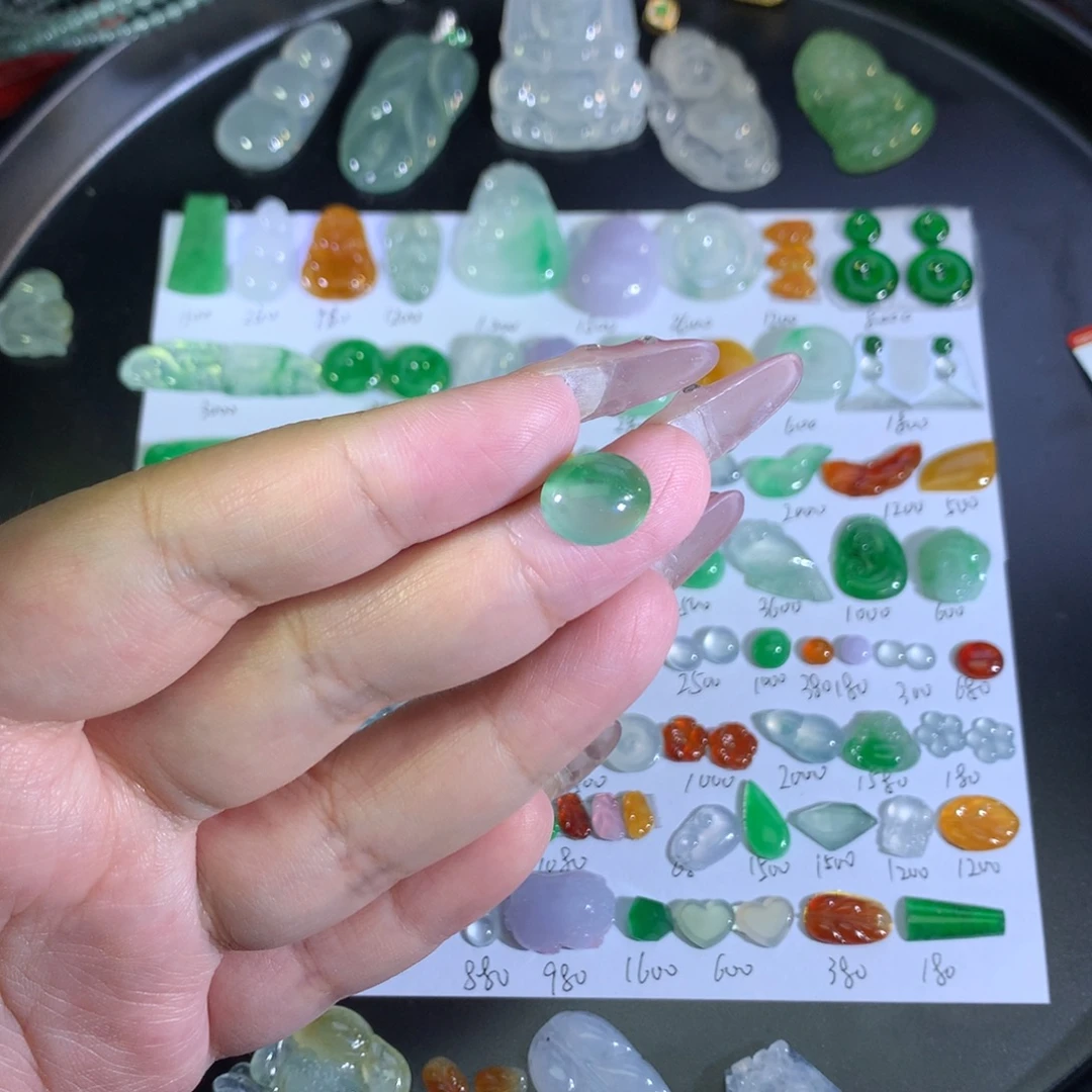 翡翠裸石未镶嵌飘花蛋