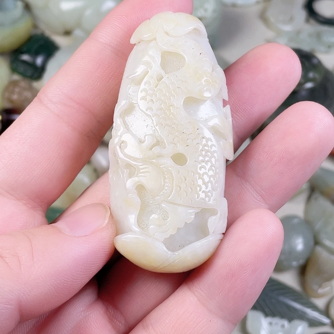 和田玉（糖玉）未镶嵌颈饰