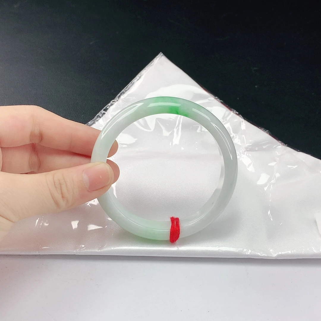 翡翠手镯未镶嵌翡翠063