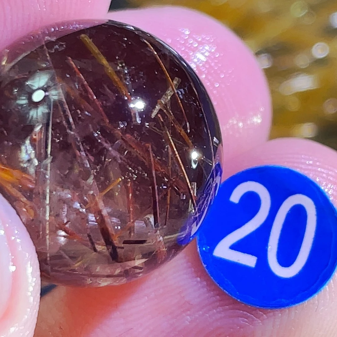 秦***奋吊坠(不含链)发晶未镶嵌