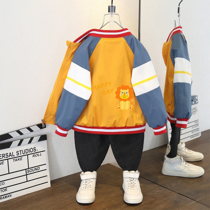 外套2025中小童薄款冲锋衣男孩时髦洋气春装夹克衫上衣潮