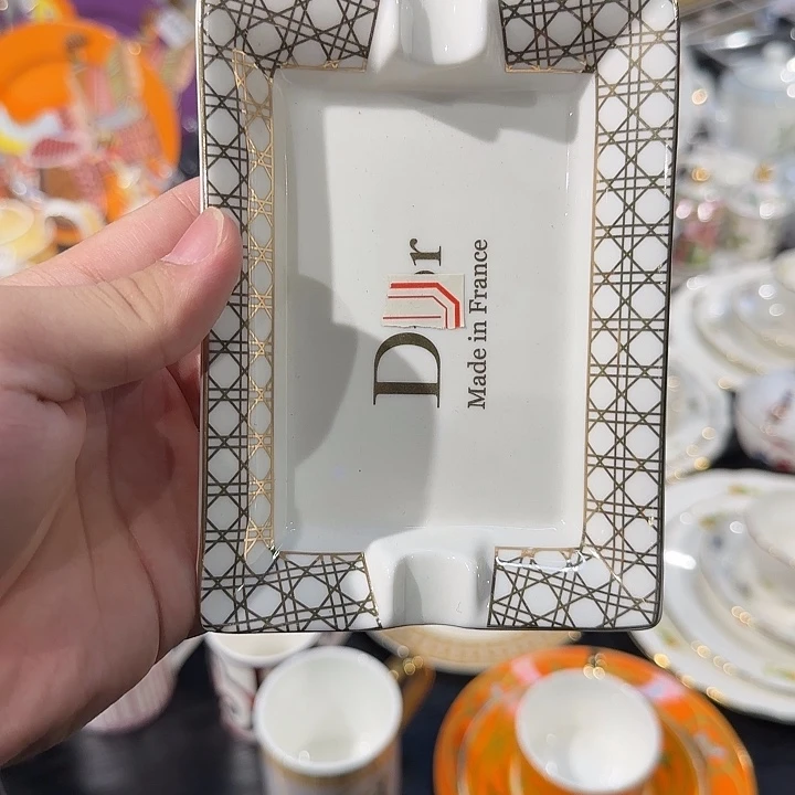 瓷片烟灰缸烟灰缸