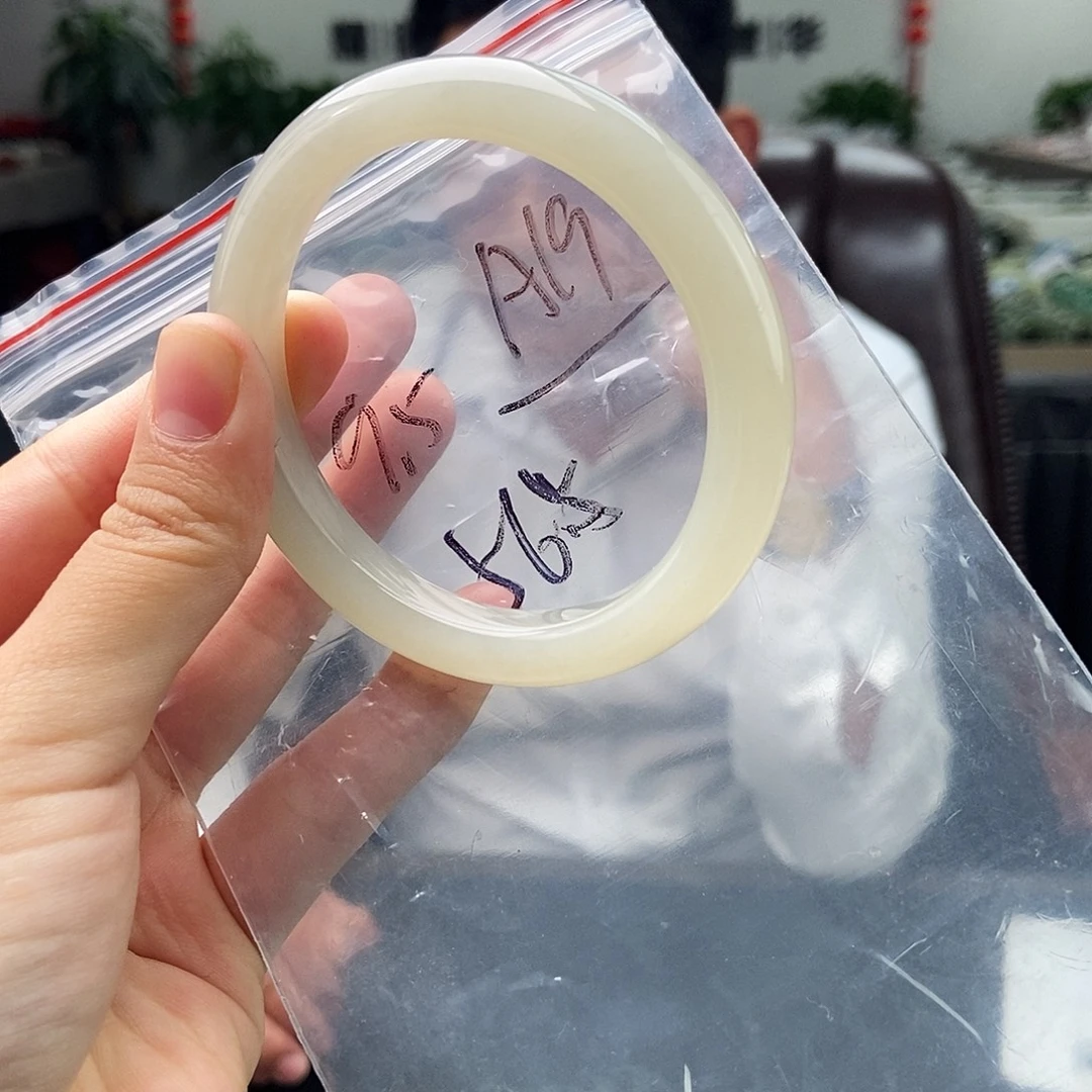 和田玉未镶嵌手镯颜色多样性发拍一发一