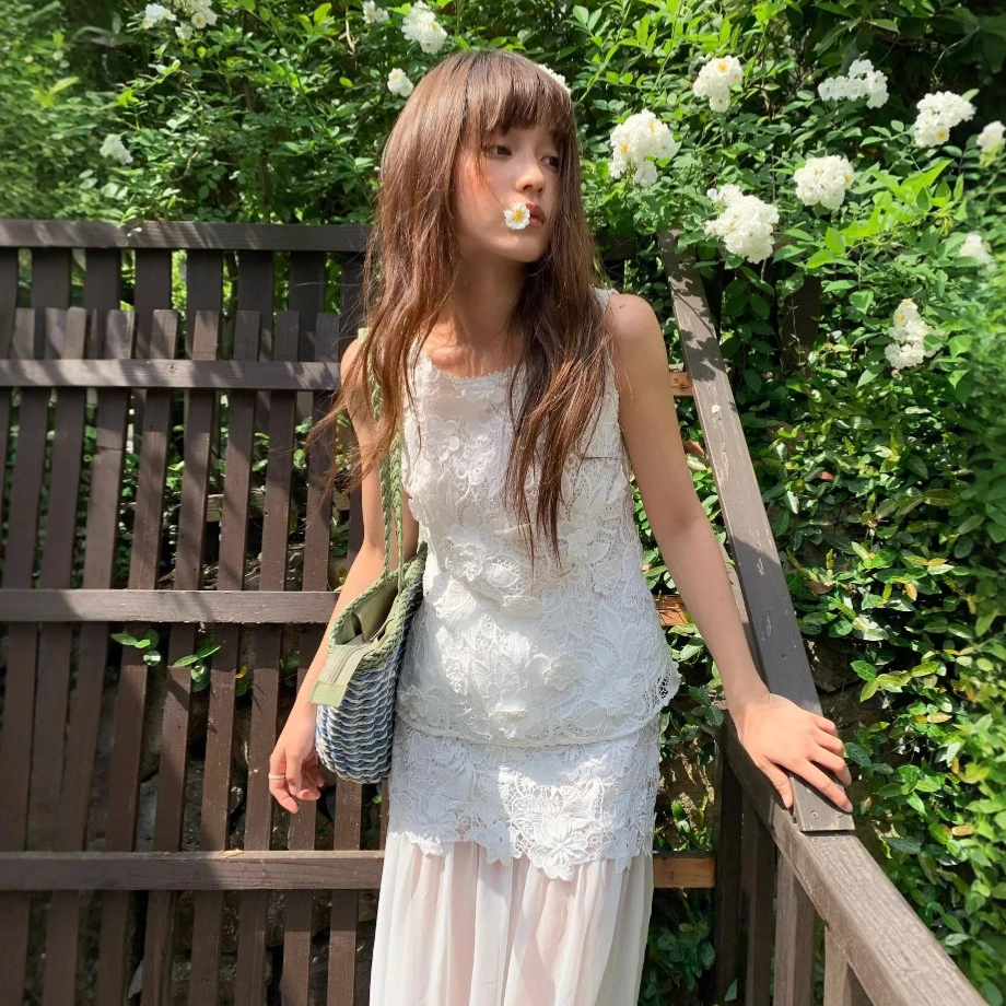 05.26NEW OPEN 2025夏季款日系甜美清新软妹镂空钩花无袖蕾丝衫女