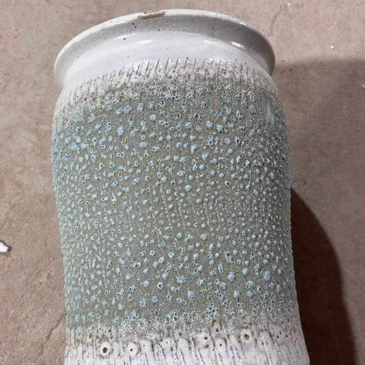 紫砂口径20高度31一只小瑕疵