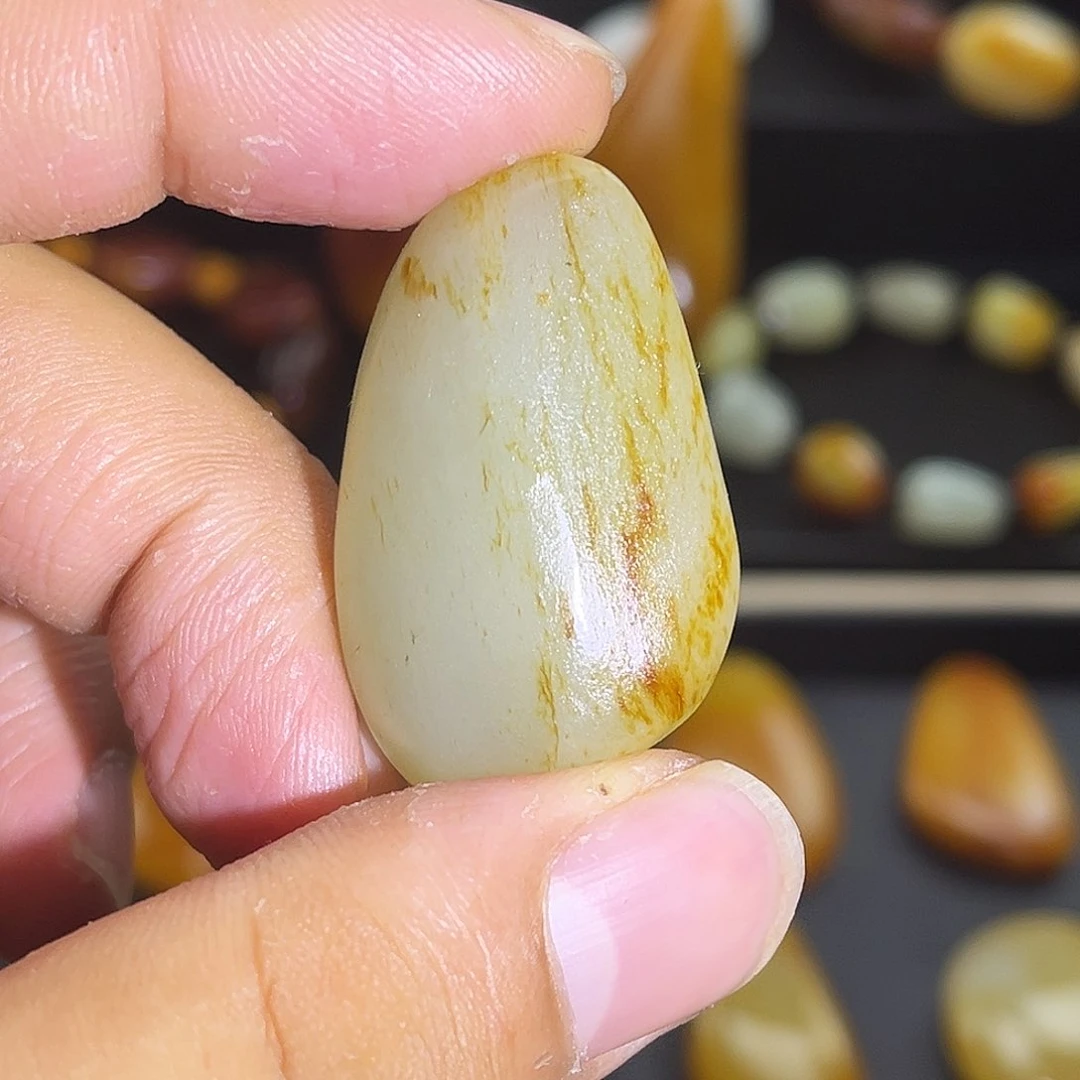 和田玉未镶嵌吊坠(赠链)