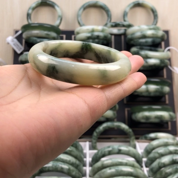 人***儿岫玉未镶嵌手镯岫玉手镯手工