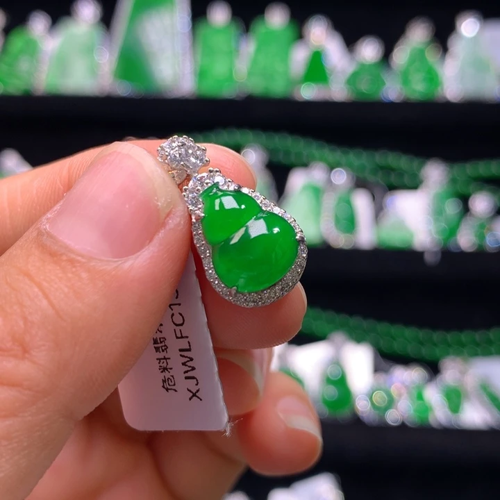 【闪购商品】颈饰银S925镶嵌翡翠天然翡翠