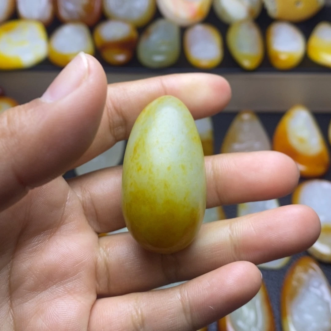 和田玉（糖玉）未镶嵌颈饰