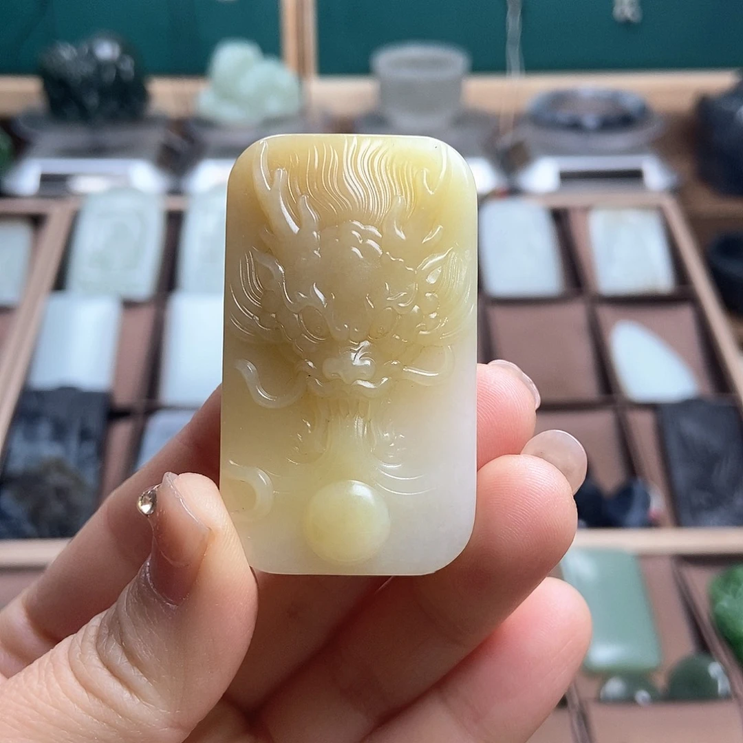 和田玉（糖玉）颈饰未镶嵌