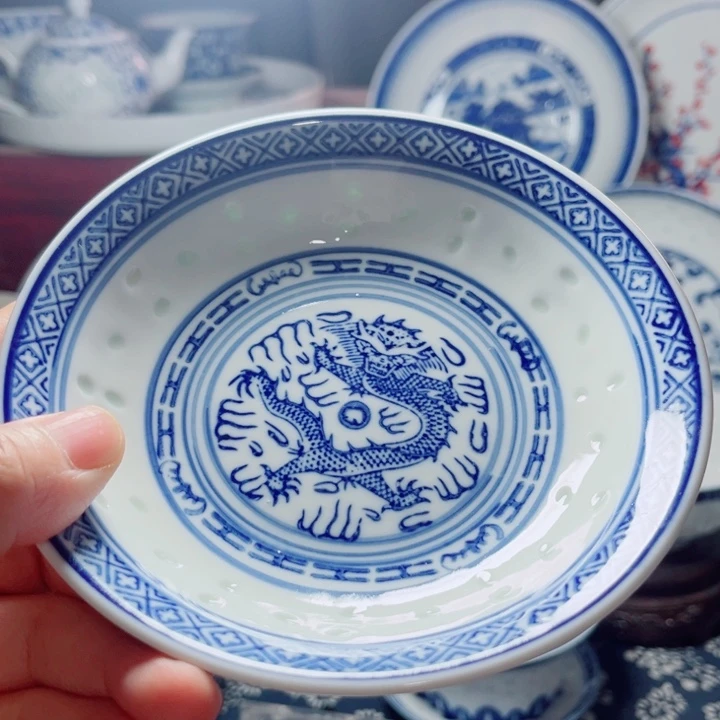 青花玲珑5.5寸深骨碟龙纹
