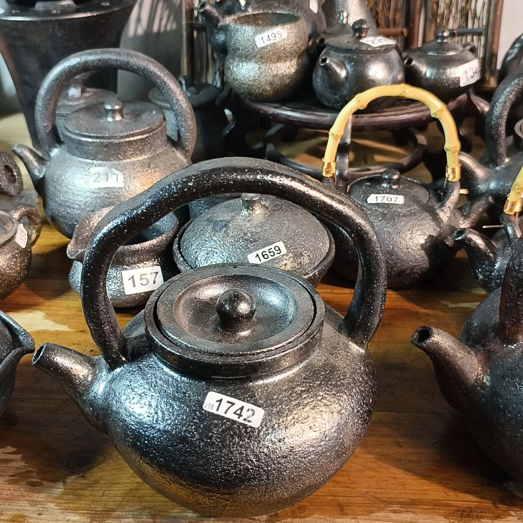 敬***山泥塑荥经黑砂茶器鑫山烧