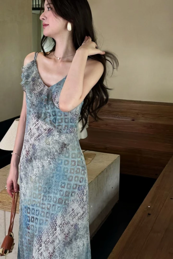 2025新款高腰吊带中腰印花法式春季连衣裙吊带裙时尚傣族风格海边