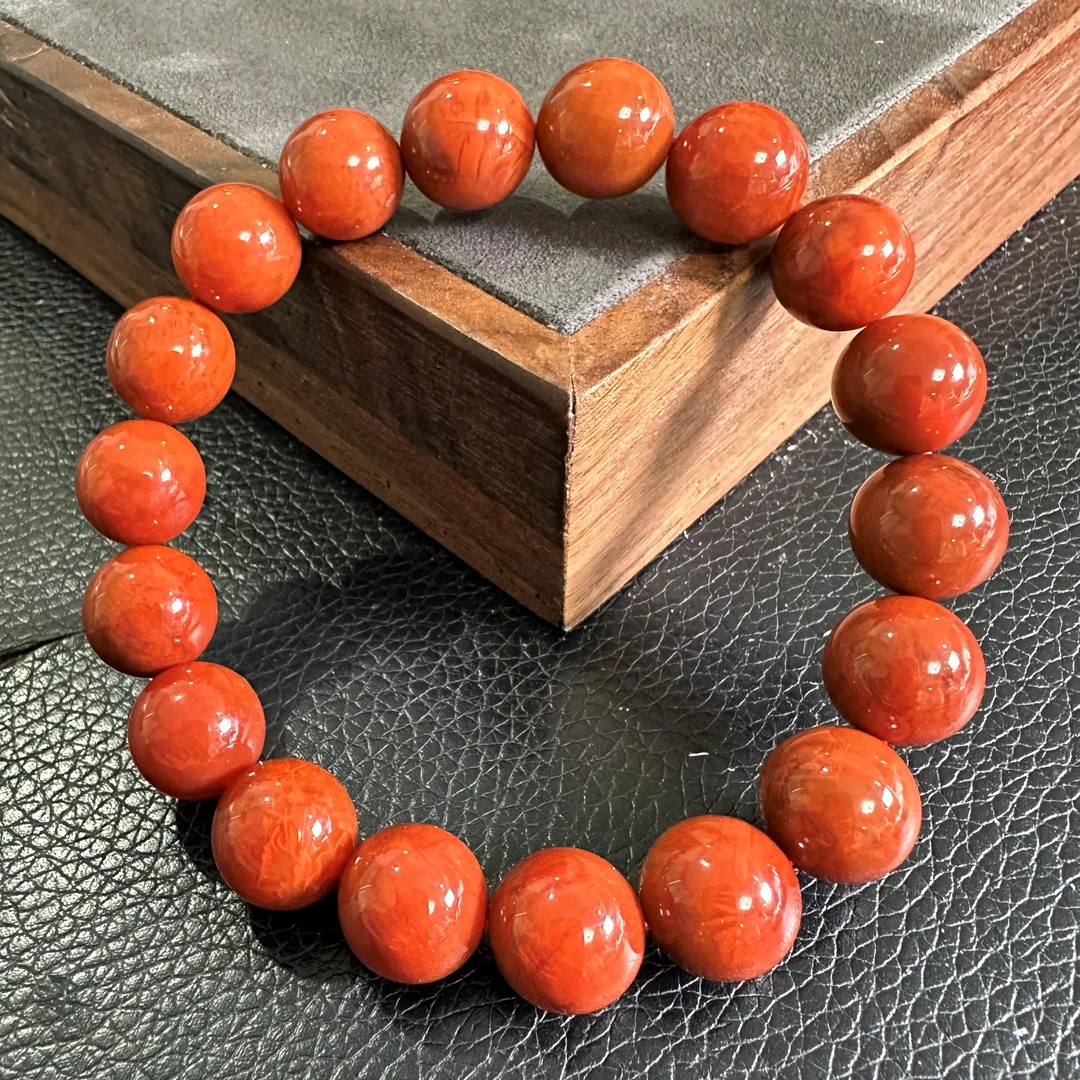 高品南红玛瑙圆珠手串一条 YZH