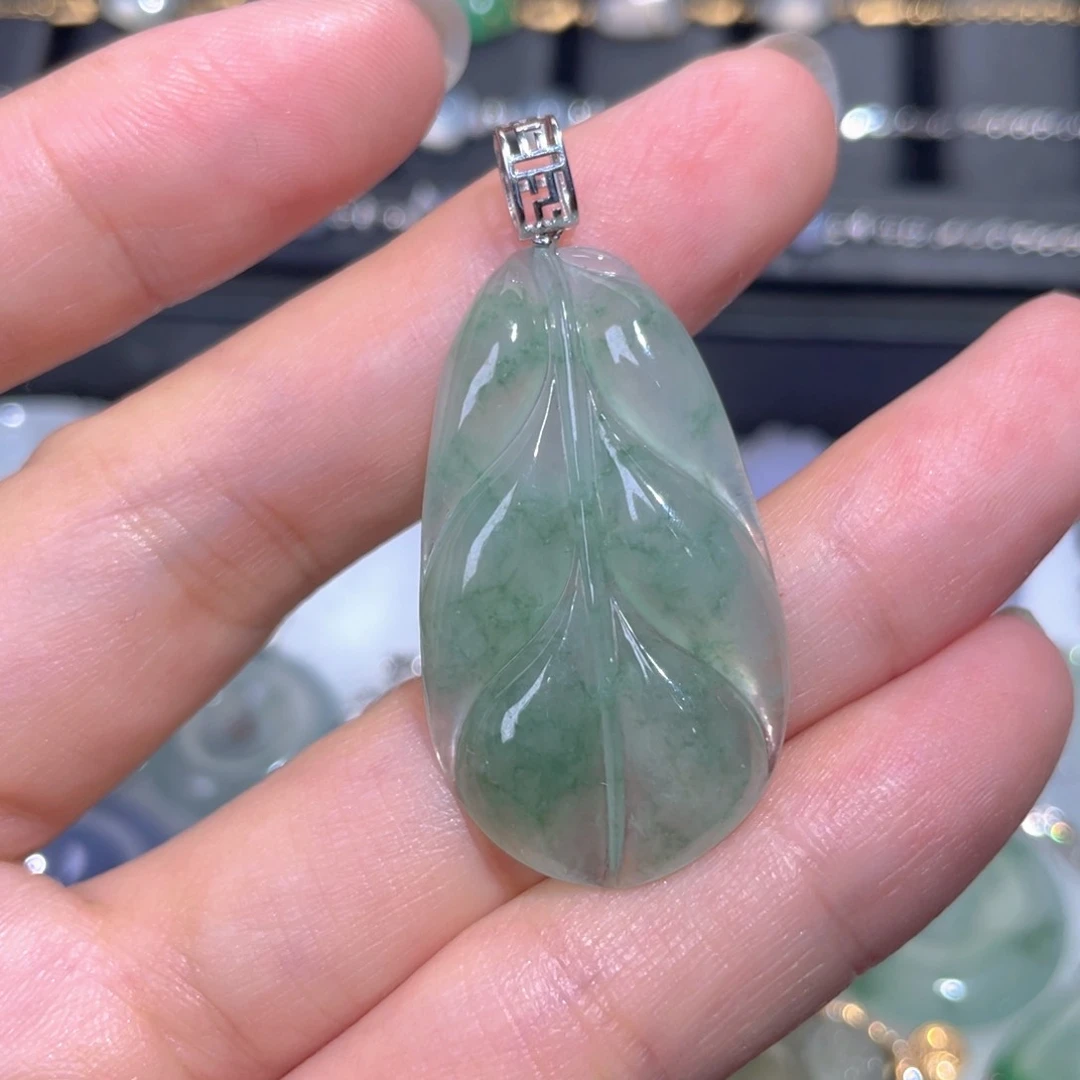 颈饰18K金镶嵌翡翠翡翠