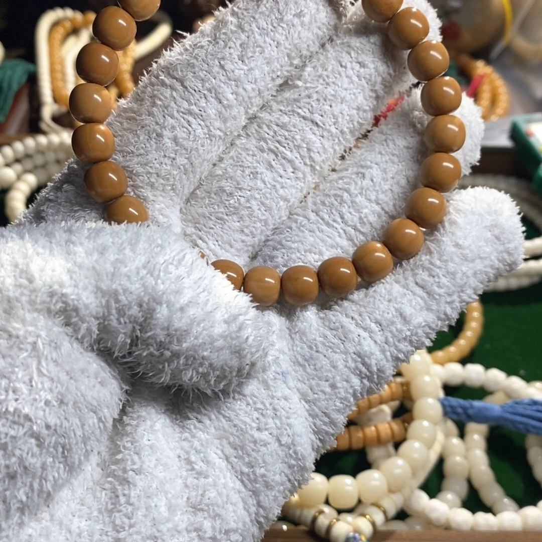 白玉菩提手串Y***?白玉菩提