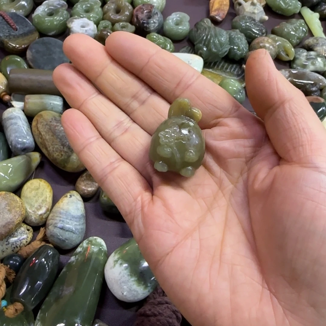 岫岩河磨玉（透闪石质玉）未镶嵌颈饰