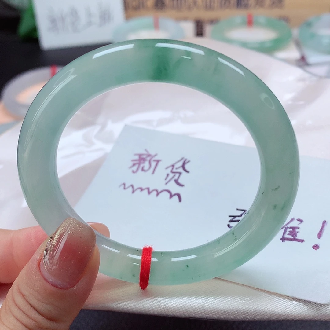 未镶嵌手镯（圆镯）翡翠甜过初恋，果冻底，0包容！